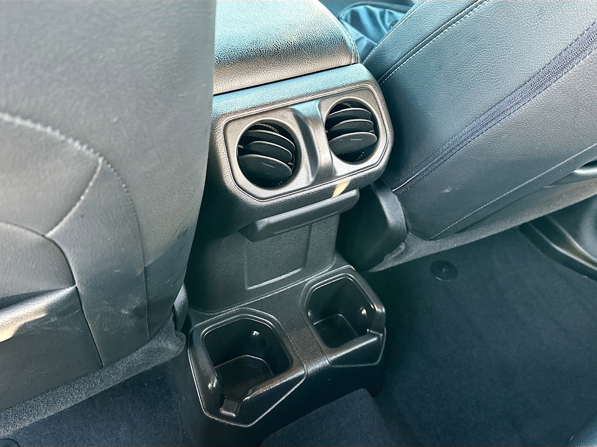 Used 2024 Jeep Wrangler Sport image 23