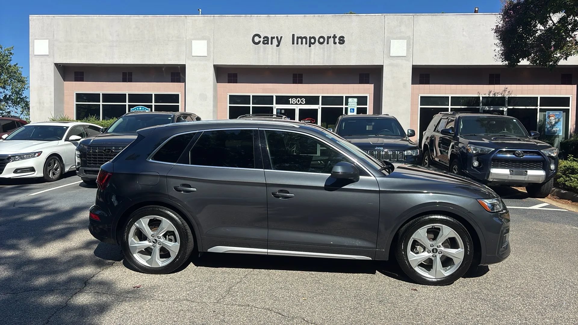 Used 2021 Audi Q5 2.0T Premium Plus w/ Premium Plus Package AWD/4WD image 4