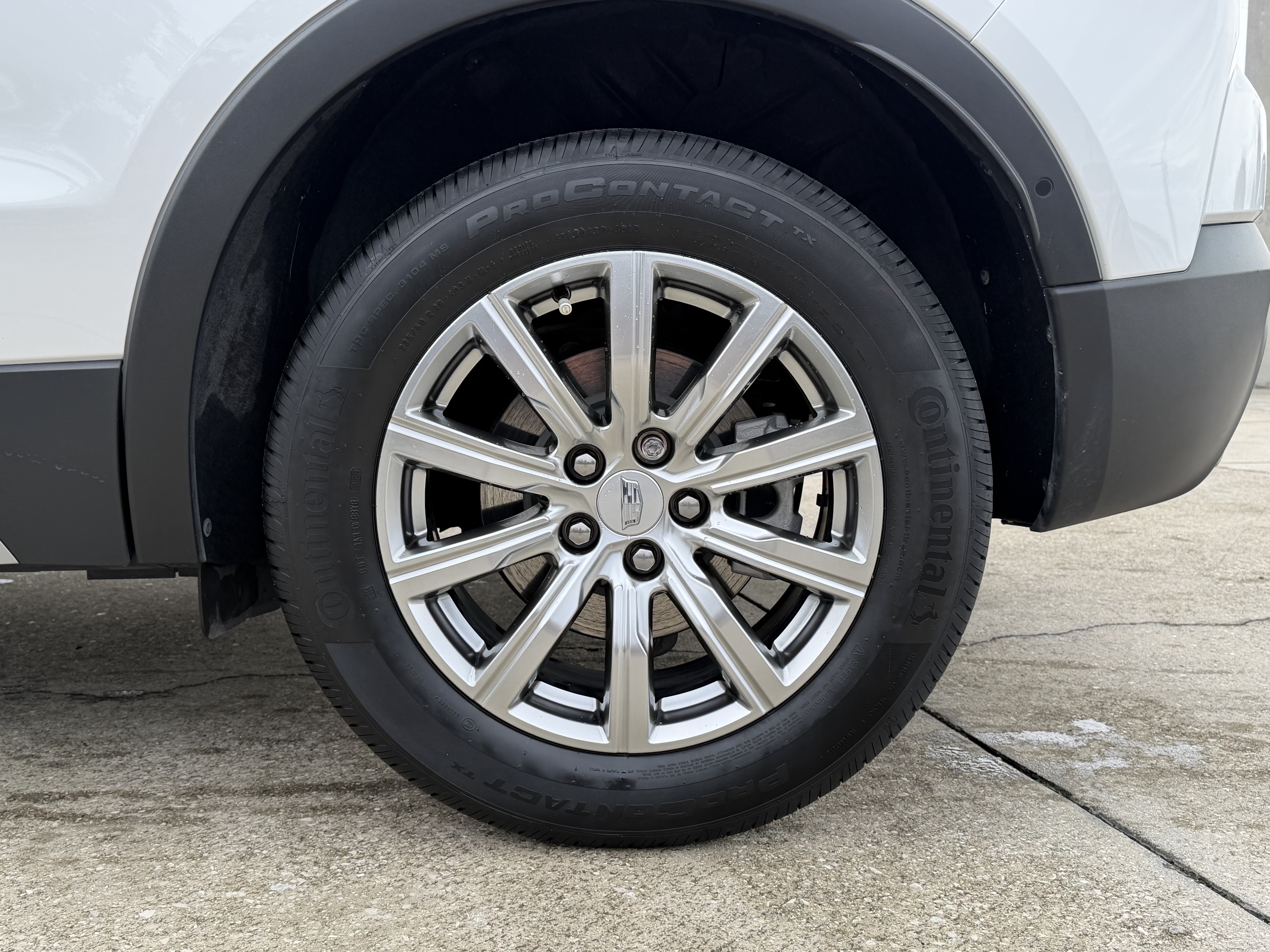 Certified 2022 Cadillac XT4 Premium Luxury w/ Enhanced Visibility Package FWD image 32