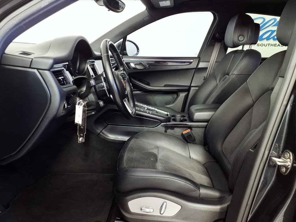 Used 2017 Porsche Macan image 8