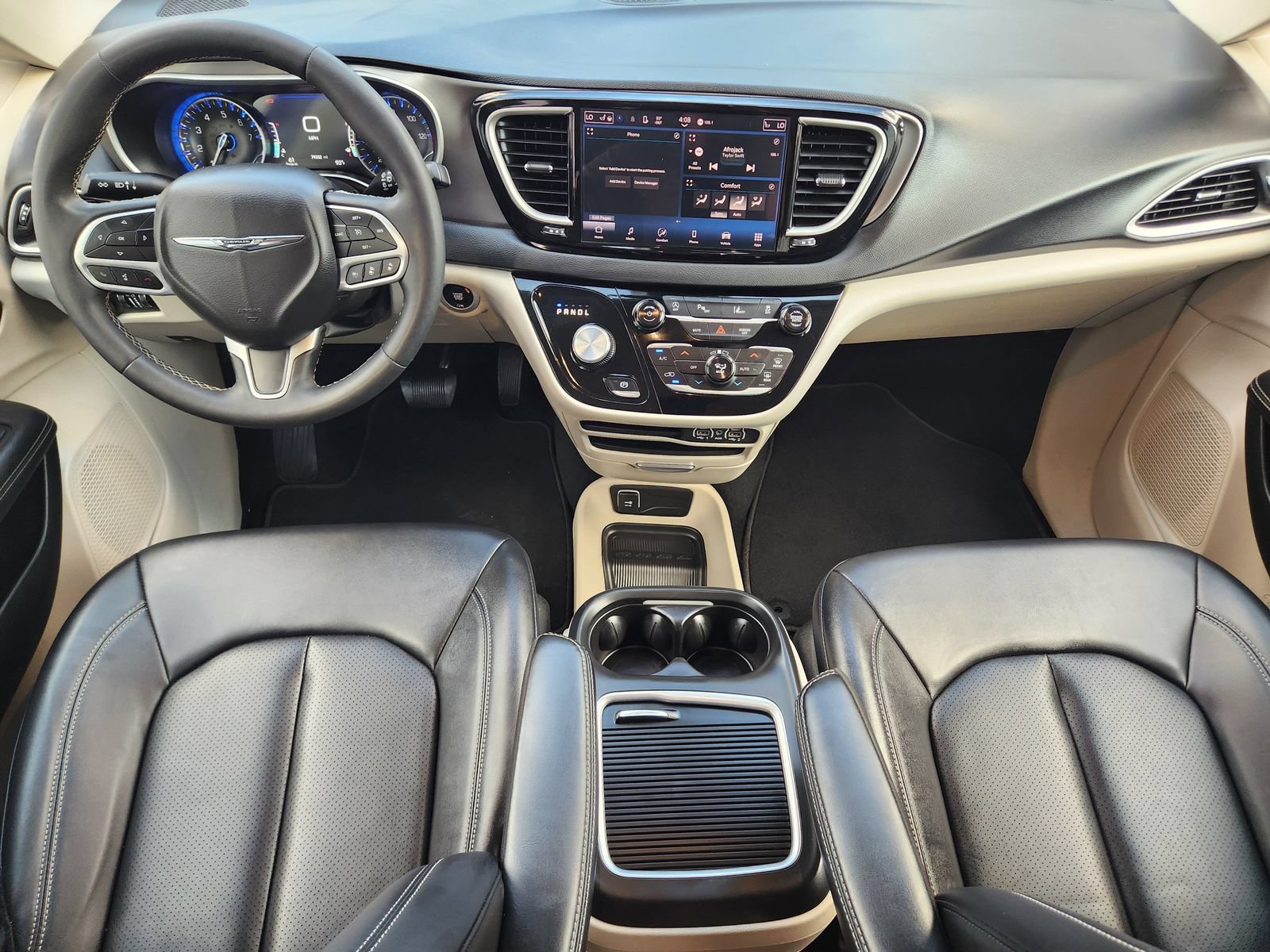 Used 2024 Chrysler Pacifica Touring-L FWD image 27