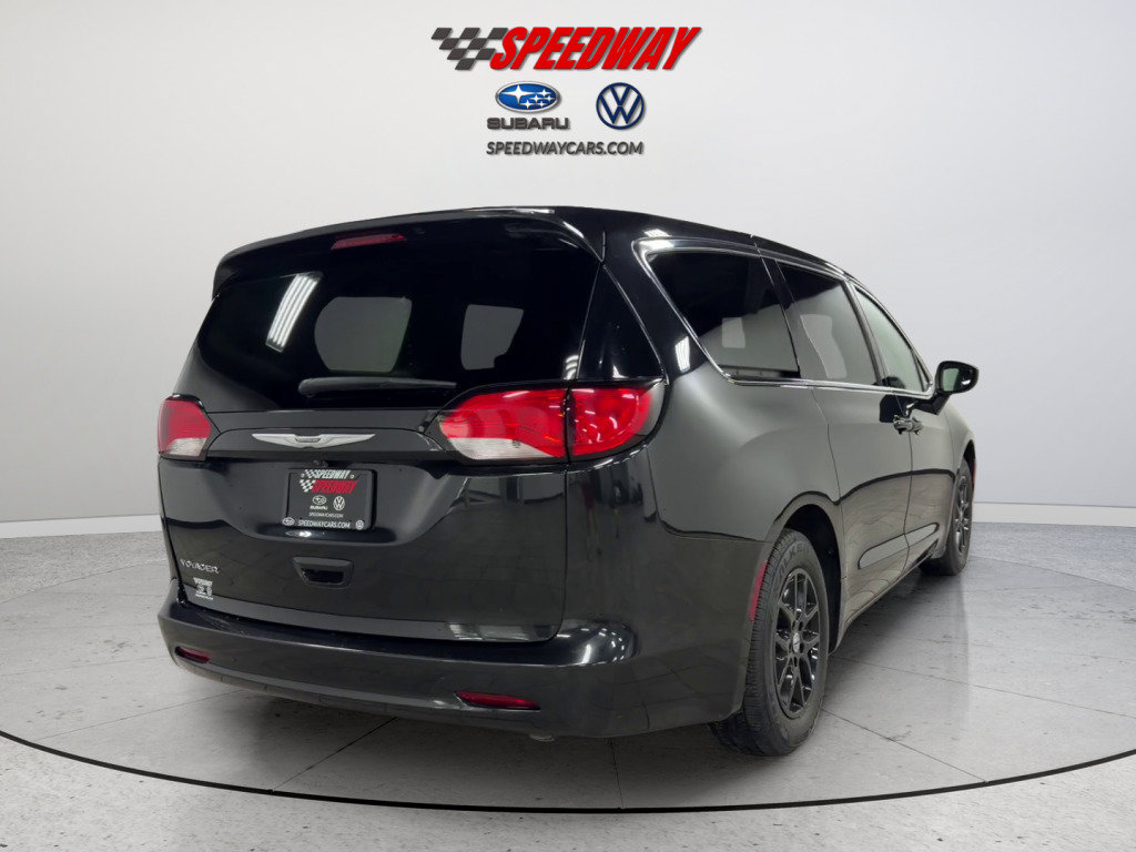 Used 2023 Chrysler Voyager LX FWD image 6