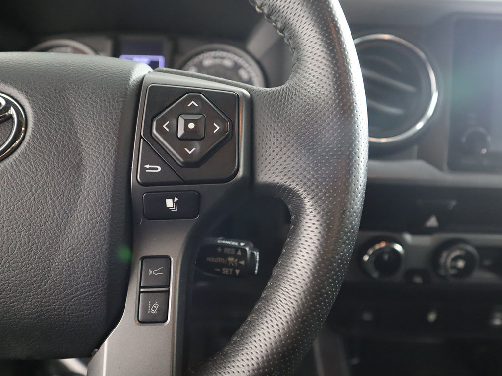 Used 2019 Toyota Tacoma TRD Sport AWD/4WD image 38