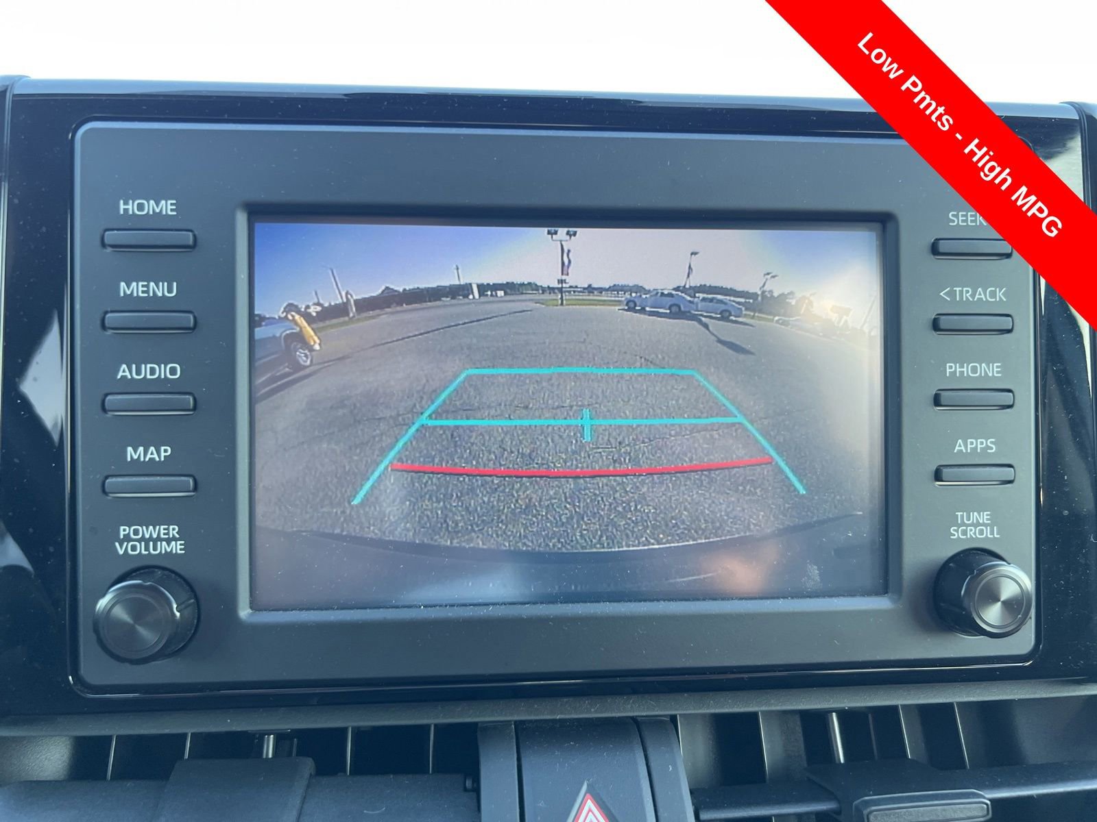 Used 2020 Toyota RAV4 LE FWD image 13