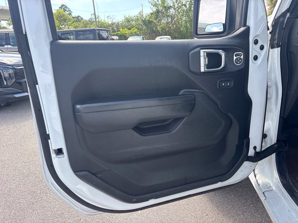 Used 2023 Jeep Gladiator Sport AWD/4WD image 10
