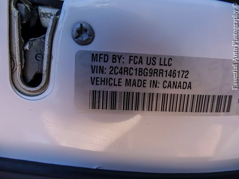 Used 2024 Chrysler Pacifica Touring-L FWD image 29