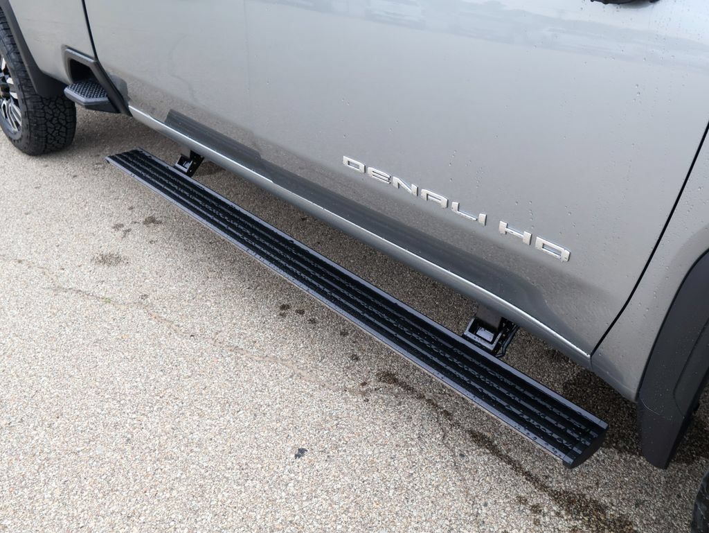 New 2026 GMC Sierra 3500 Denali Ultimate w/ LPO, Black Badging Package AWD/4WD image 7
