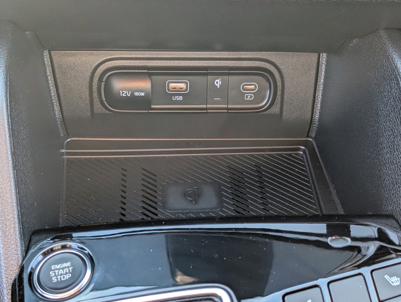 Used 2025 Kia Sportage EX image 25