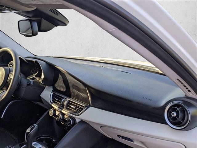 Used 2020 Alfa Romeo Giulia w/ Nero Edizione image 19