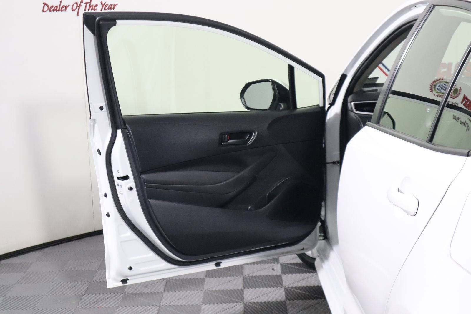 Used 2023 Toyota Corolla LE image 26