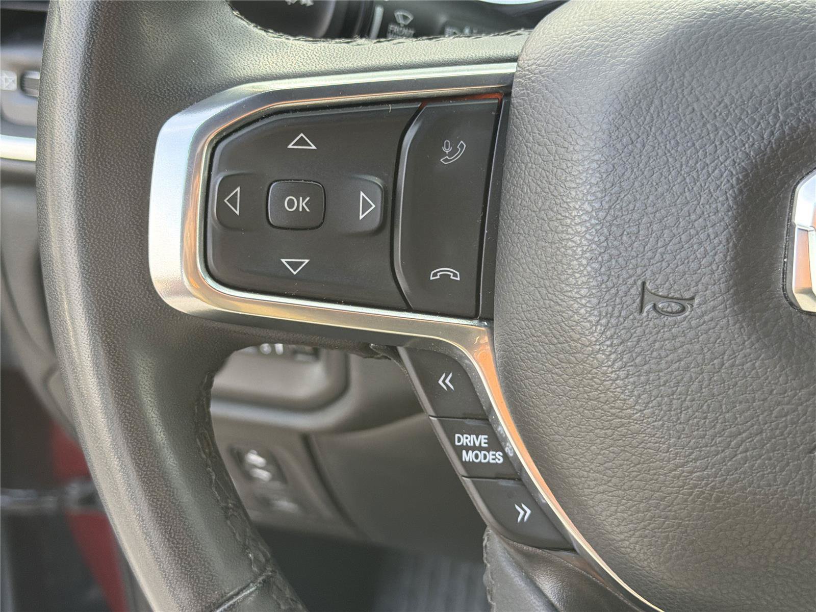 Used 2025 RAM 1500 Laramie w/ Sport Appearance Package AWD/4WD image 25