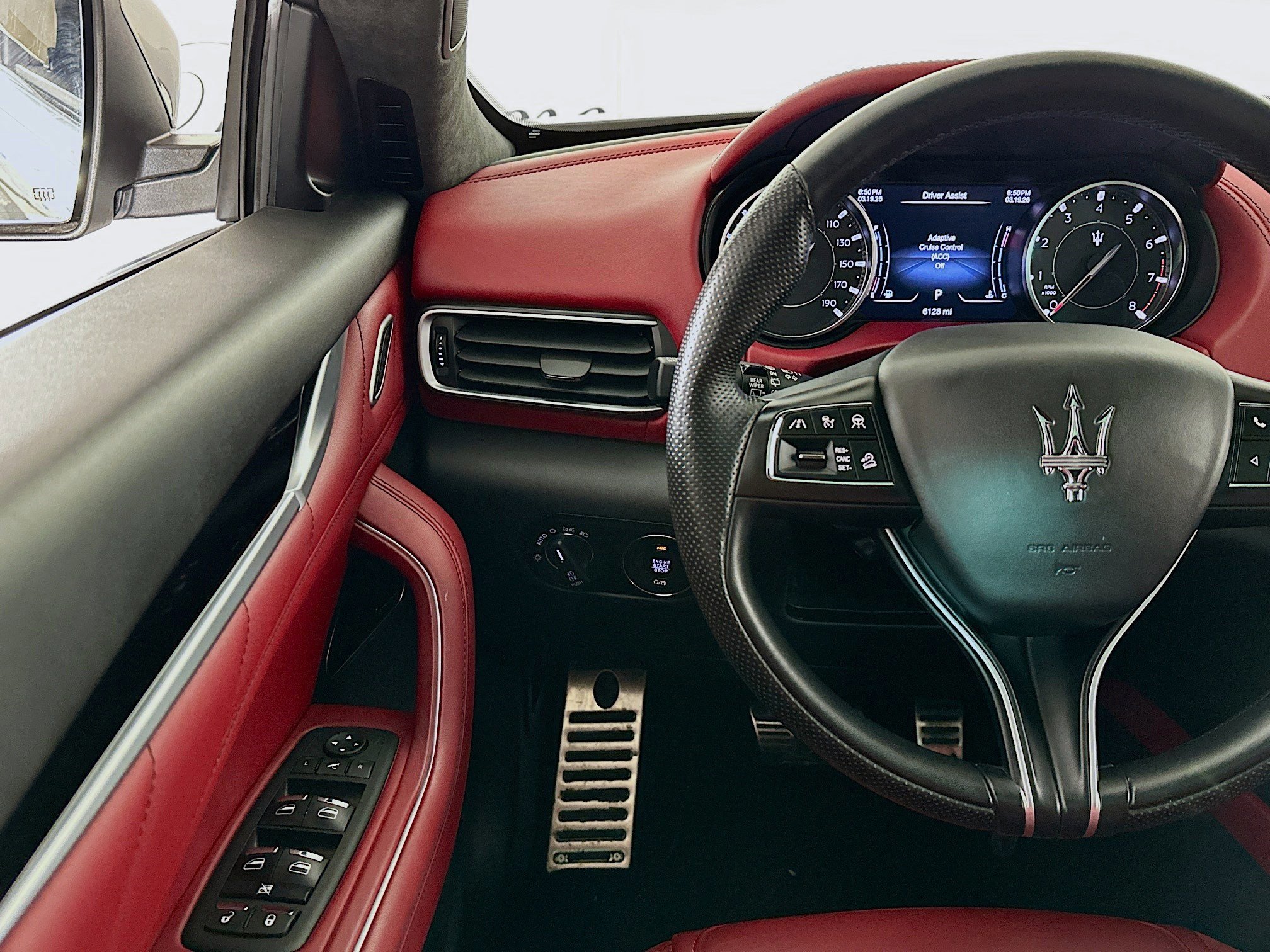 Used 2023 Maserati Levante Modena image 10