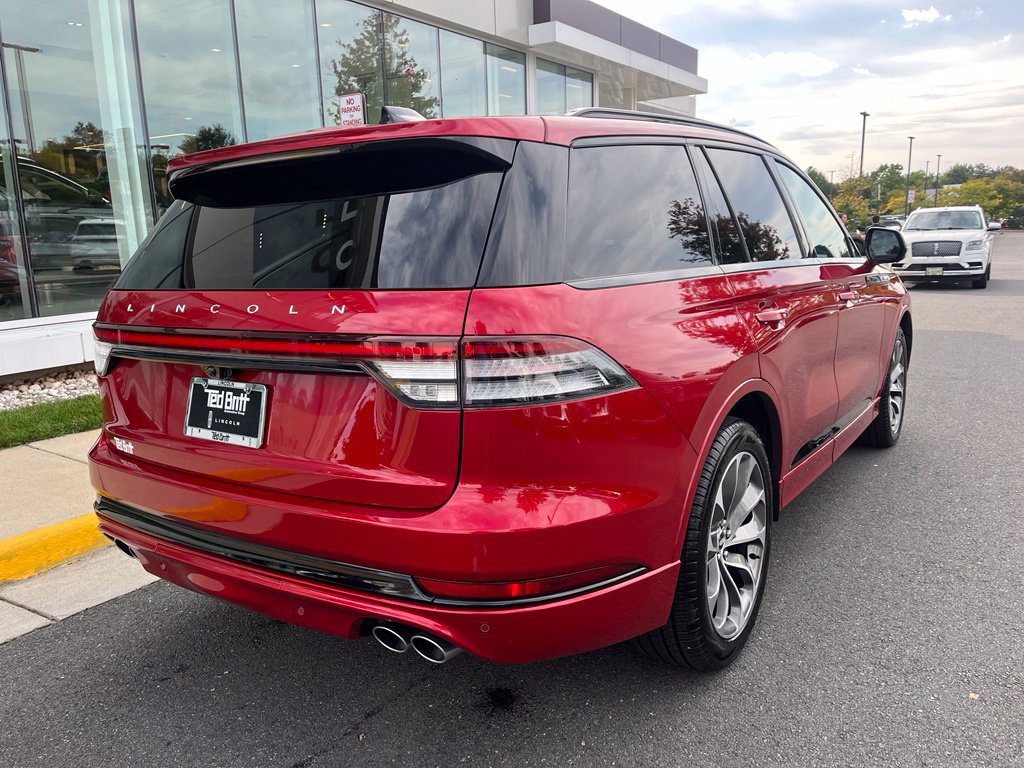 Used 2026 Lincoln Aviator AWD image 8