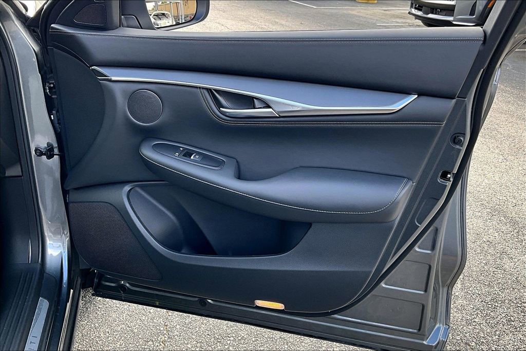 Certified 2025 INFINITI QX55 Luxe w/ Cargo Package image 25