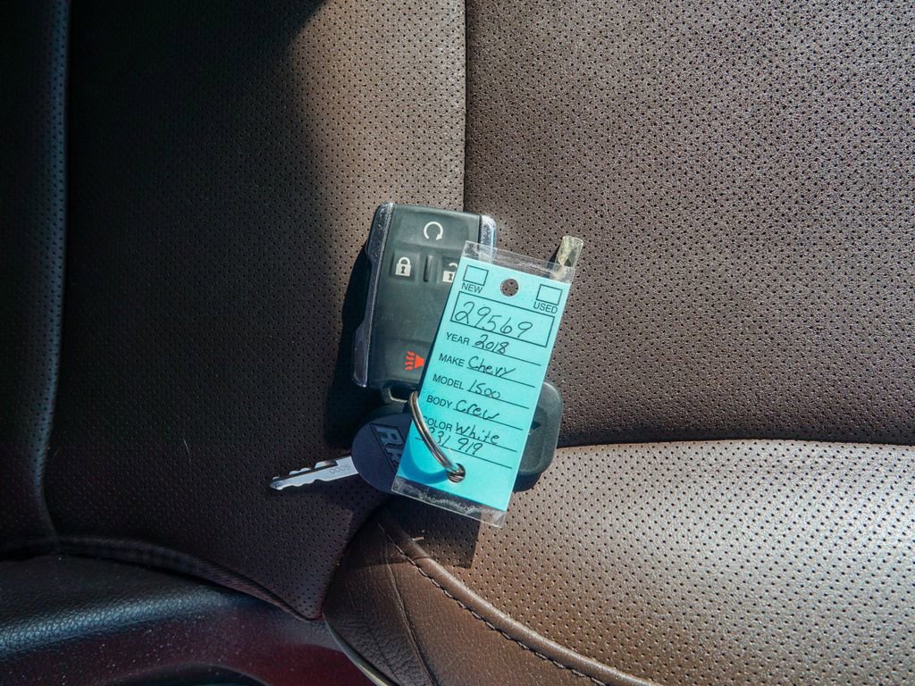 Used 2018 Chevrolet Silverado 1500 High Country image 33