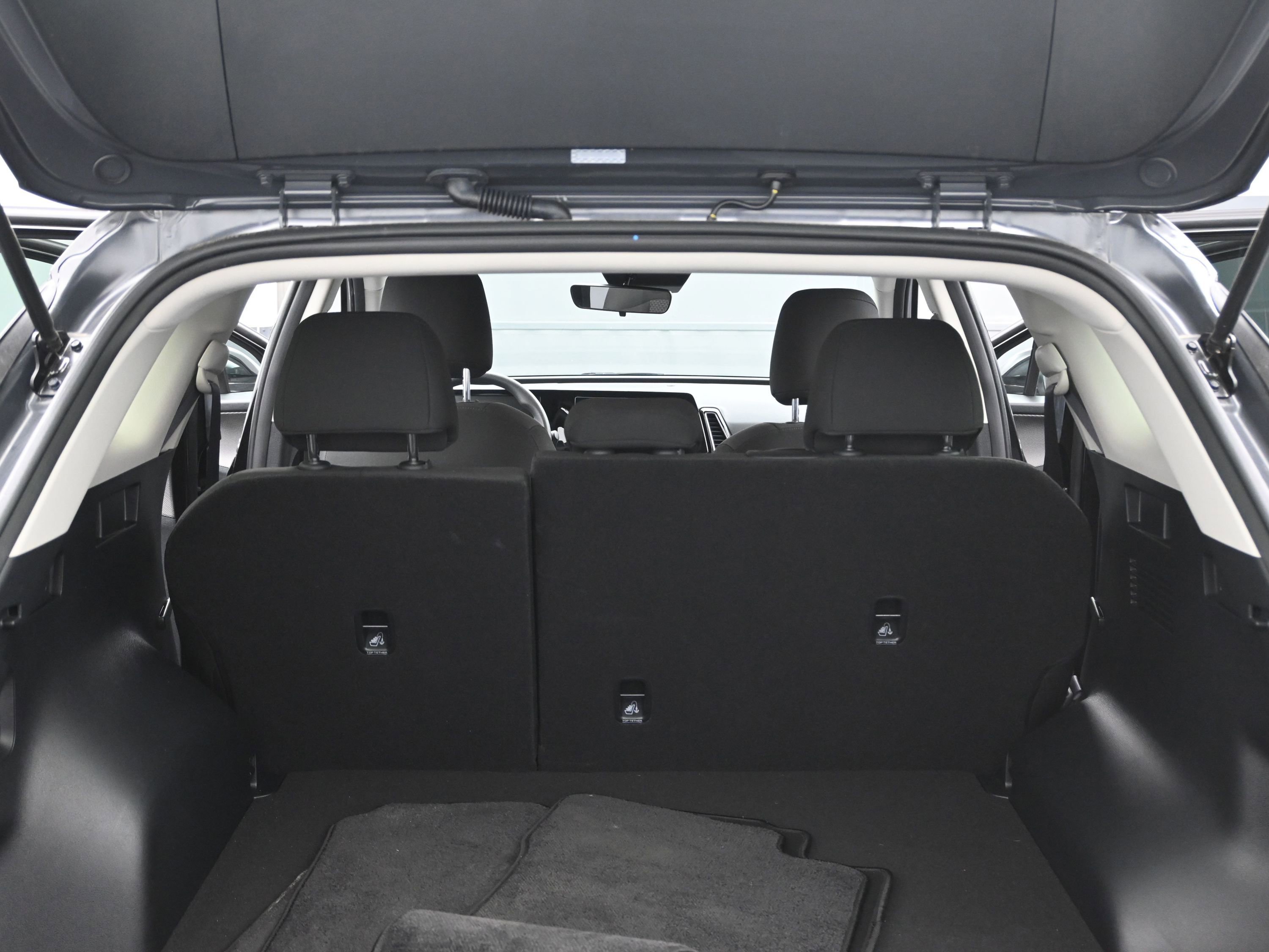 Used 2025 Kia Sportage LX image 16