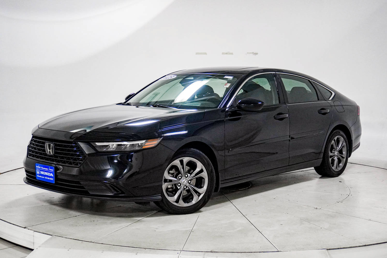 Used 2023 Honda Accord EX image 1