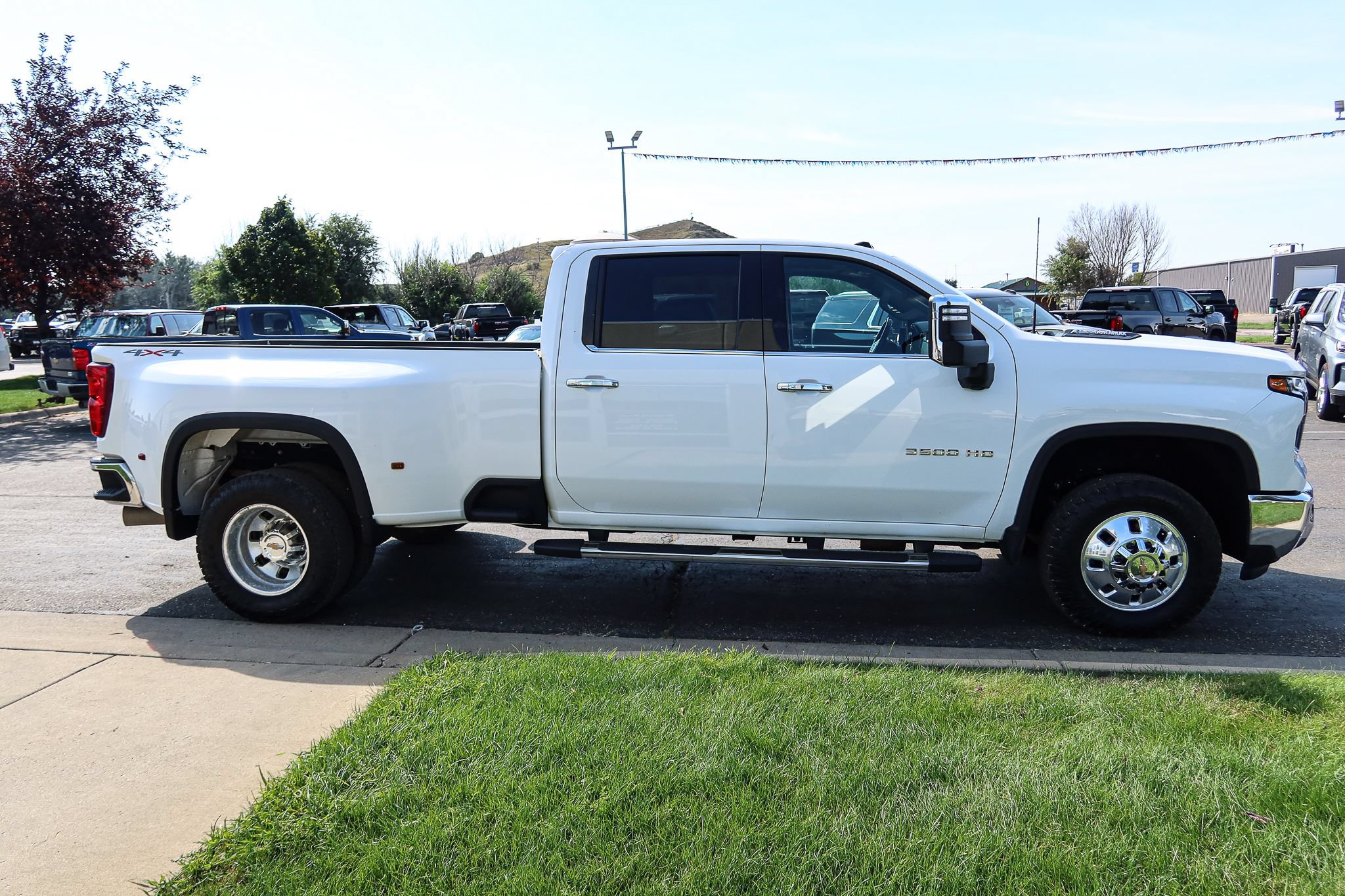 Used 2024 Chevrolet Silverado 3500 LTZ w/ LTZ Convenience Package AWD/4WD image 6