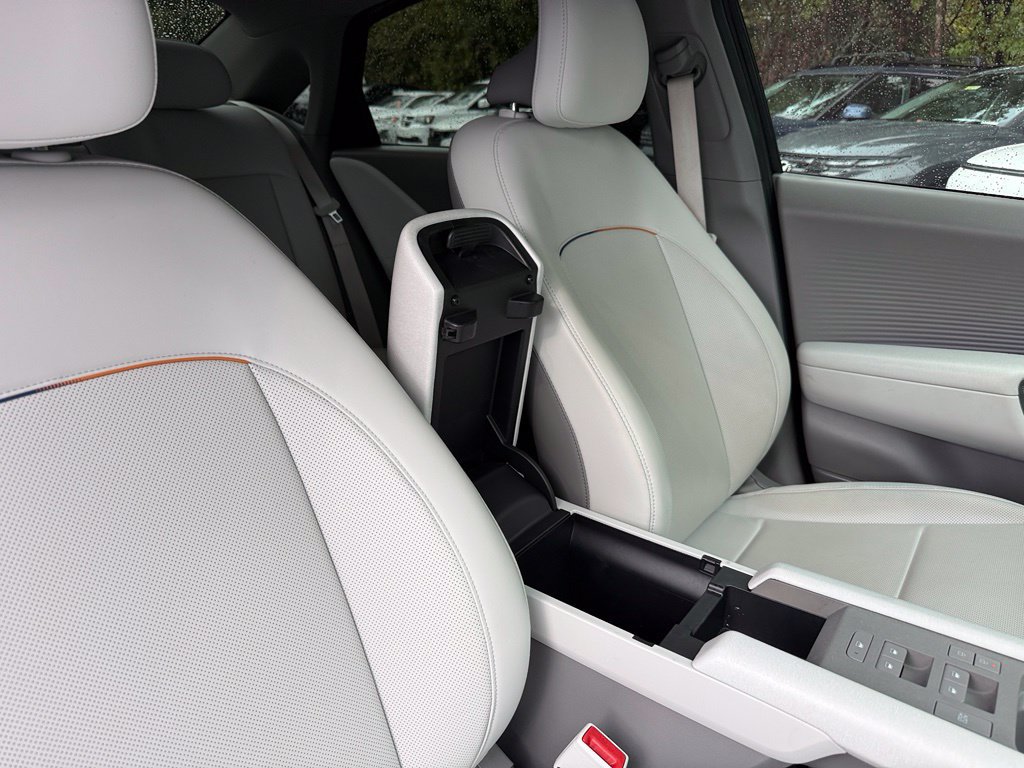 Used 2023 Hyundai Ioniq 6 Limited RWD image 40