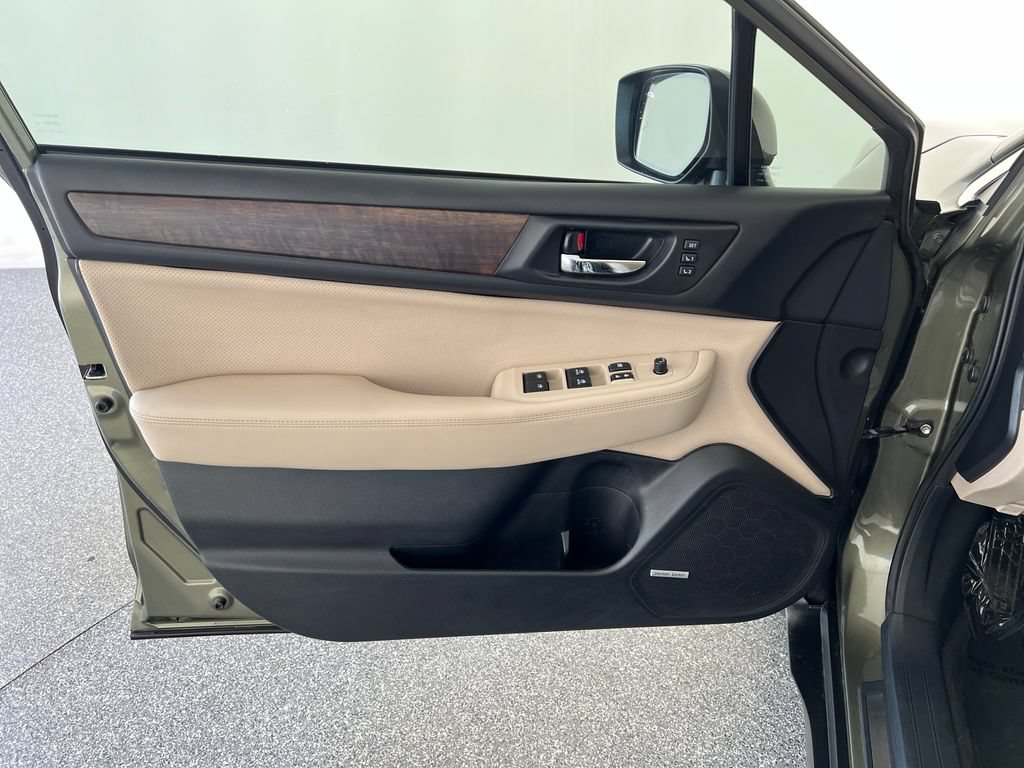 Used 2017 Subaru Outback 2.5i Limited AWD/4WD image 12