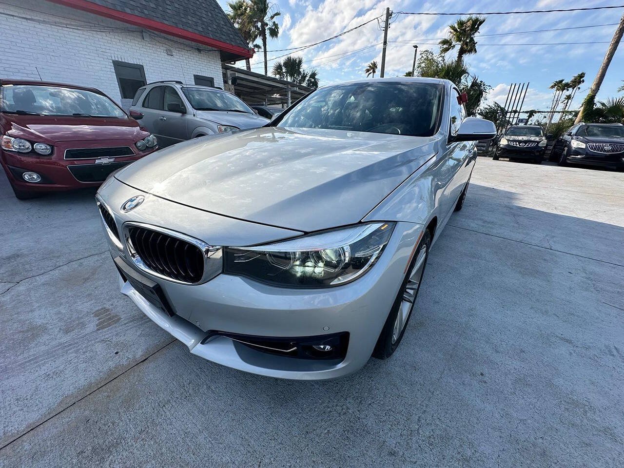 Used 2017 BMW 330i Gran Turismo xDrive AWD/4WD image 5