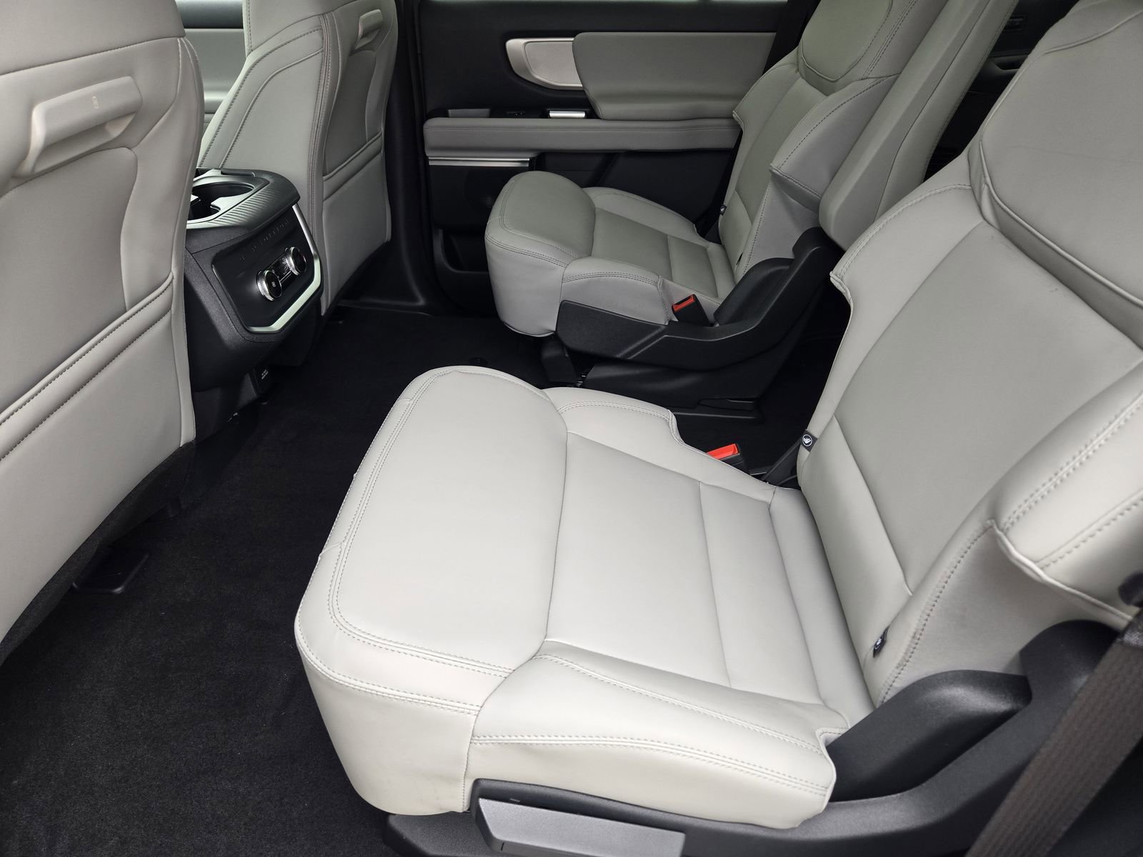 New 2026 Ford Expedition Active RWD image 24