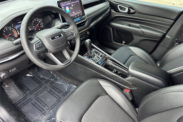 Used 2024 Jeep Compass Latitude w/ Convenience Group image 13