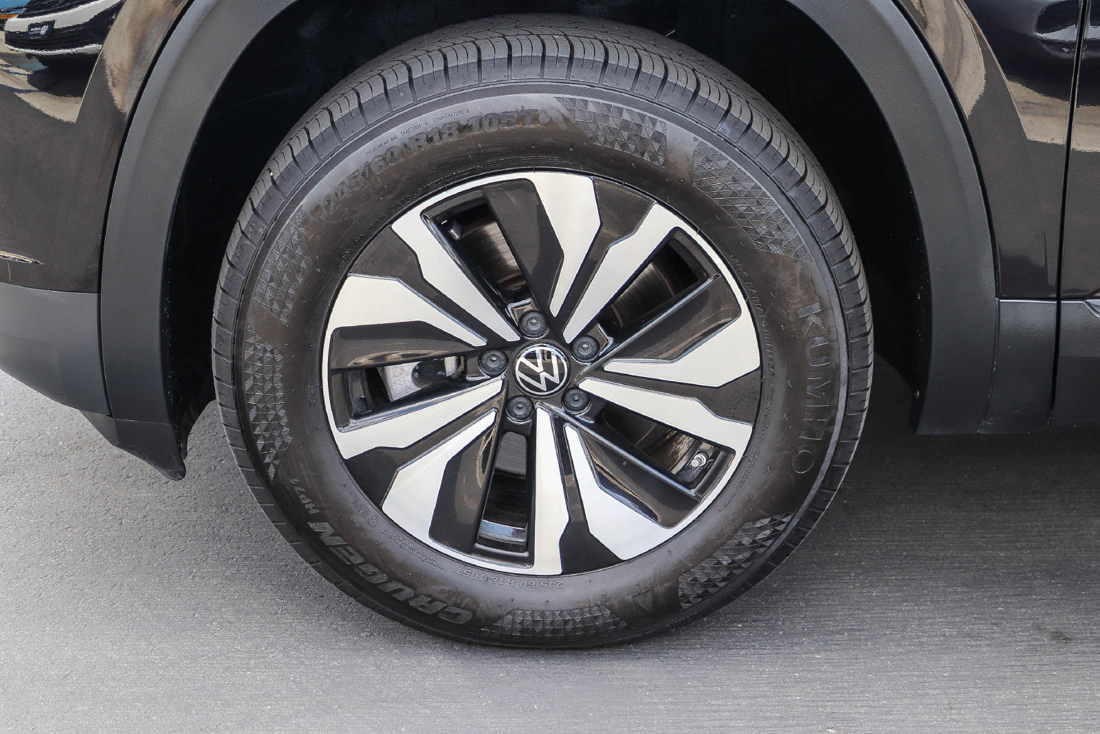 Used 2024 Volkswagen Atlas SE FWD image 11