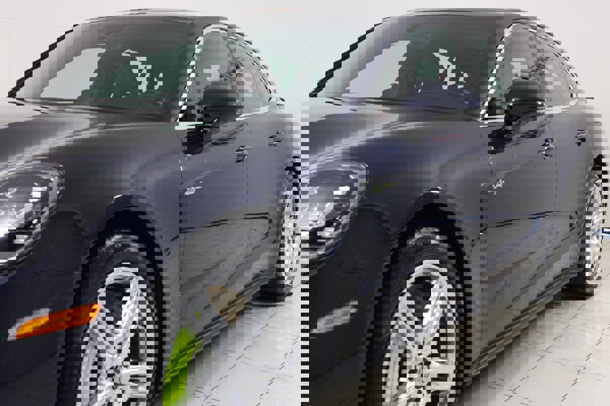 Used 2021 Porsche Panamera 4S w/ Premium Package image 45