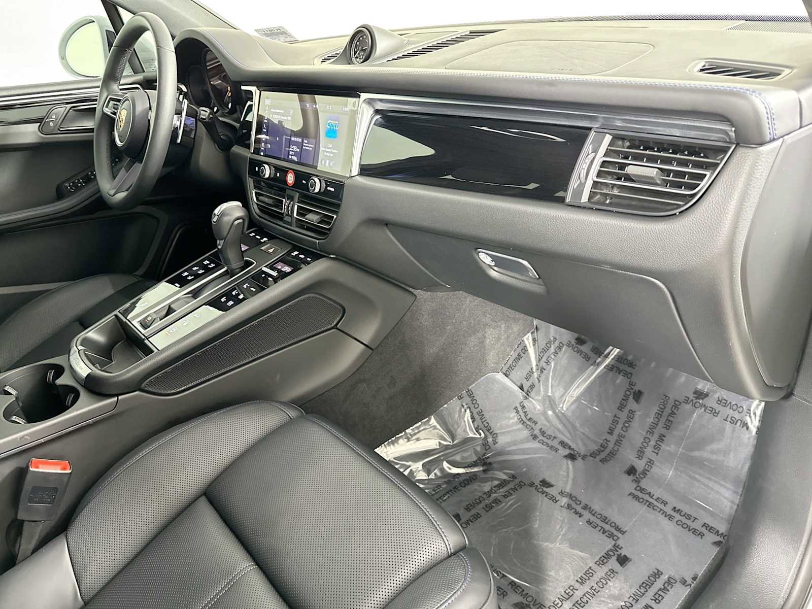 Certified 2025 Porsche Macan image 29