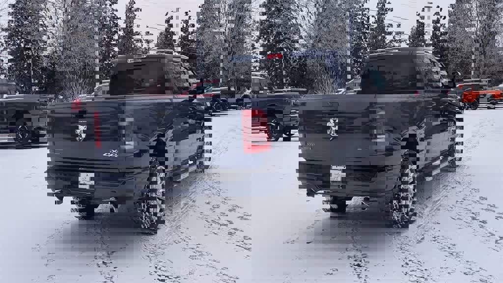 Used 2024 RAM 1500 Laramie image 8