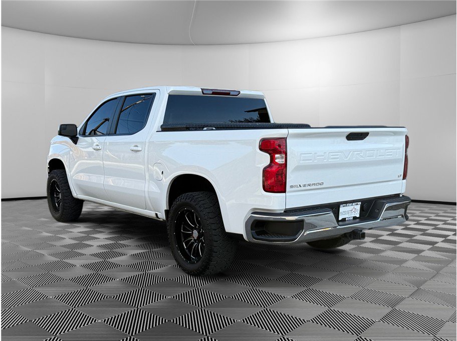 Used 2021 Chevrolet Silverado 1500 LT w/ Bed Protection Package image 3