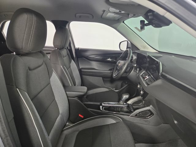 Used 2025 Chevrolet TrailBlazer LT w/ Convenience Package FWD image 15
