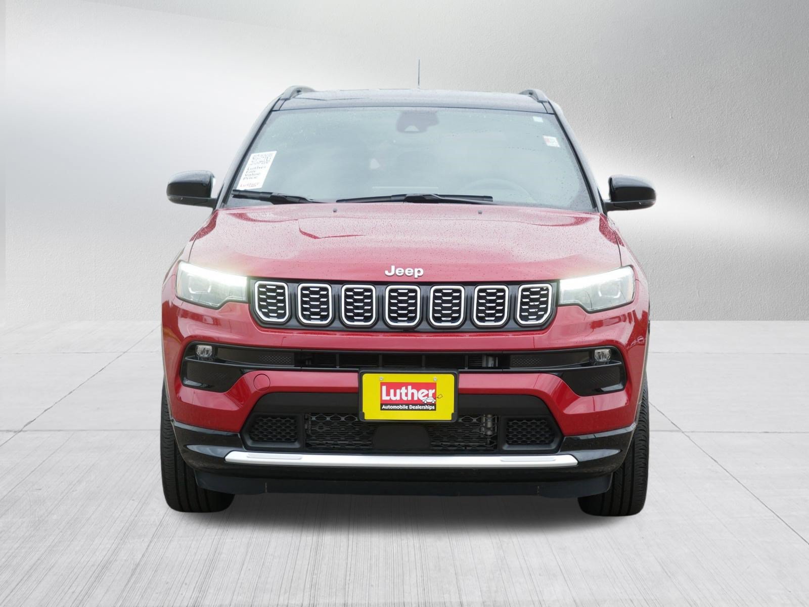Used 2025 Jeep Compass Limited w/ Elite Group AWD/4WD image 2
