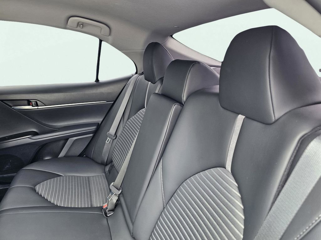 Used 2023 Toyota Camry SE image 31