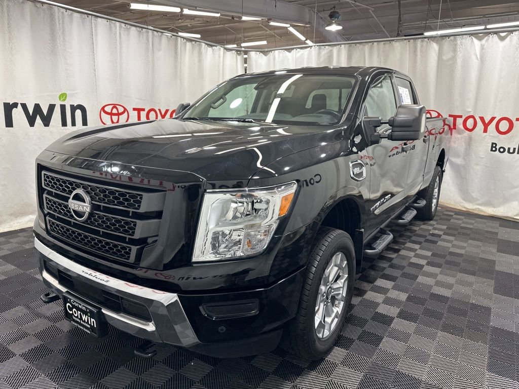 Used 2024 Nissan Titan SV w/ SV Convenience Package image 3