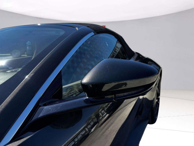 Used 2022 Aston Martin V8 Vantage Roadster image 14