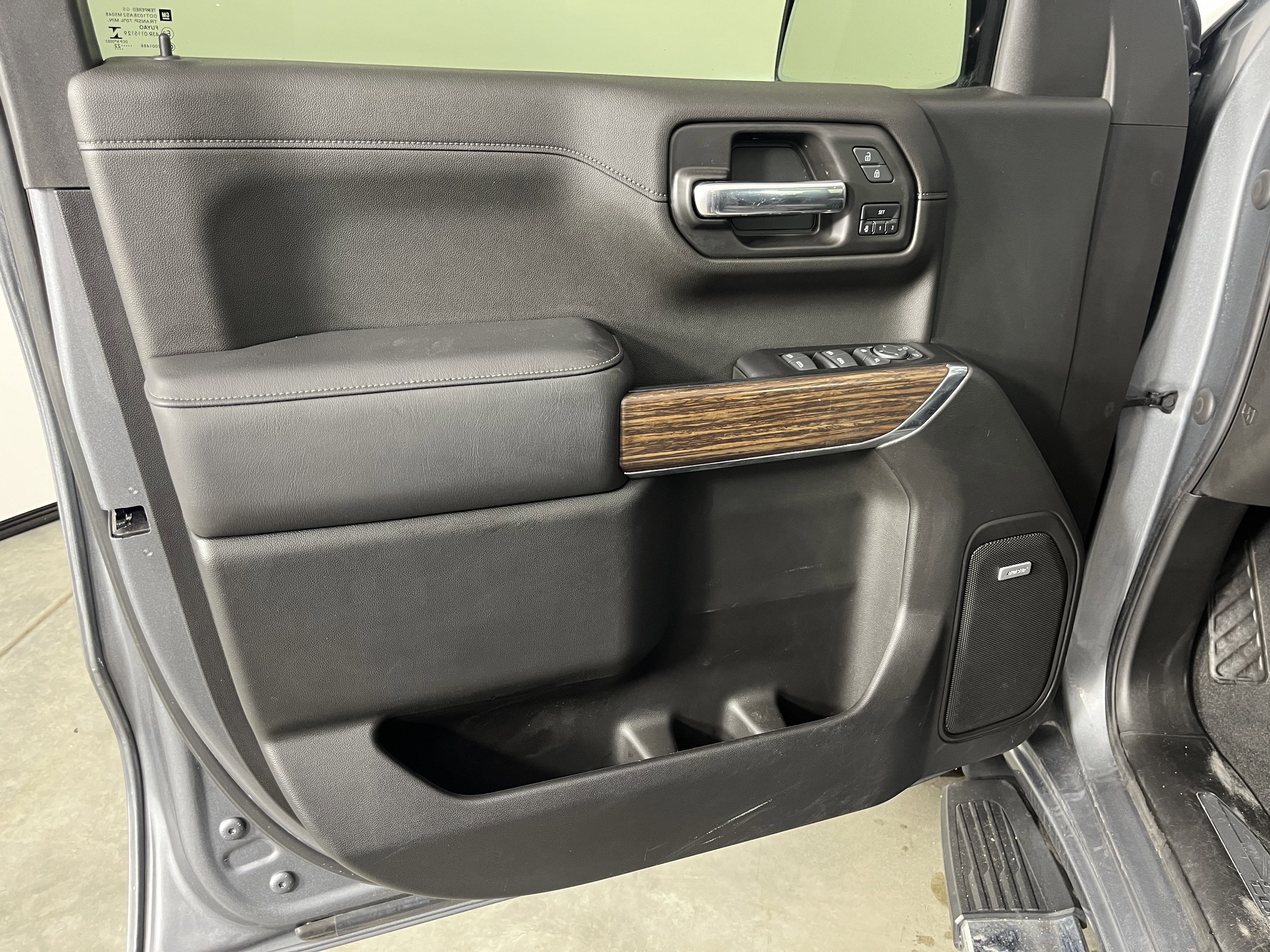 Used 2022 Chevrolet Silverado 1500 High Country w/ Safety Package II image 18