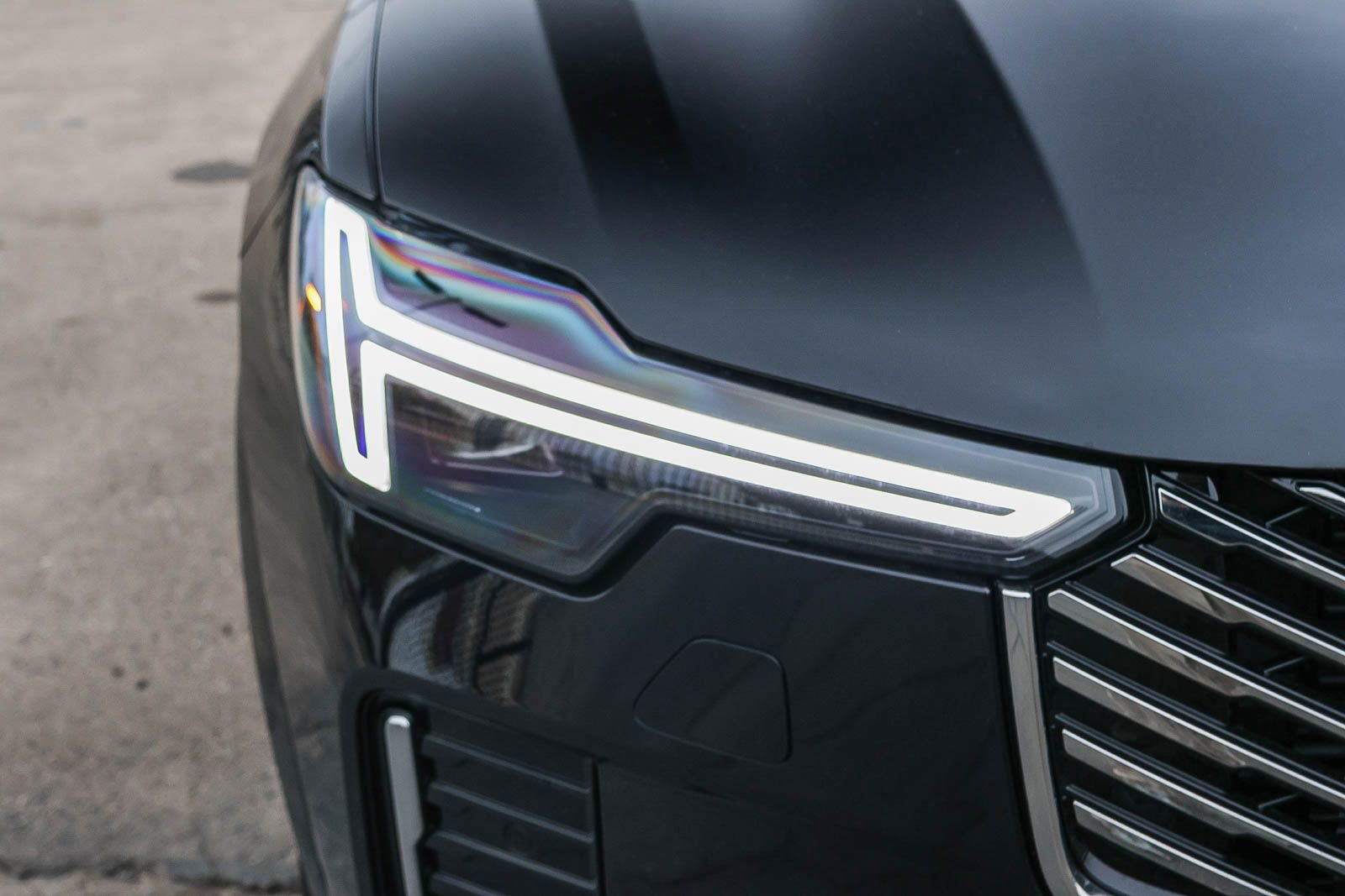 New 2026 Volvo XC90 T8 Plus w/ Protection Package Premier image 15