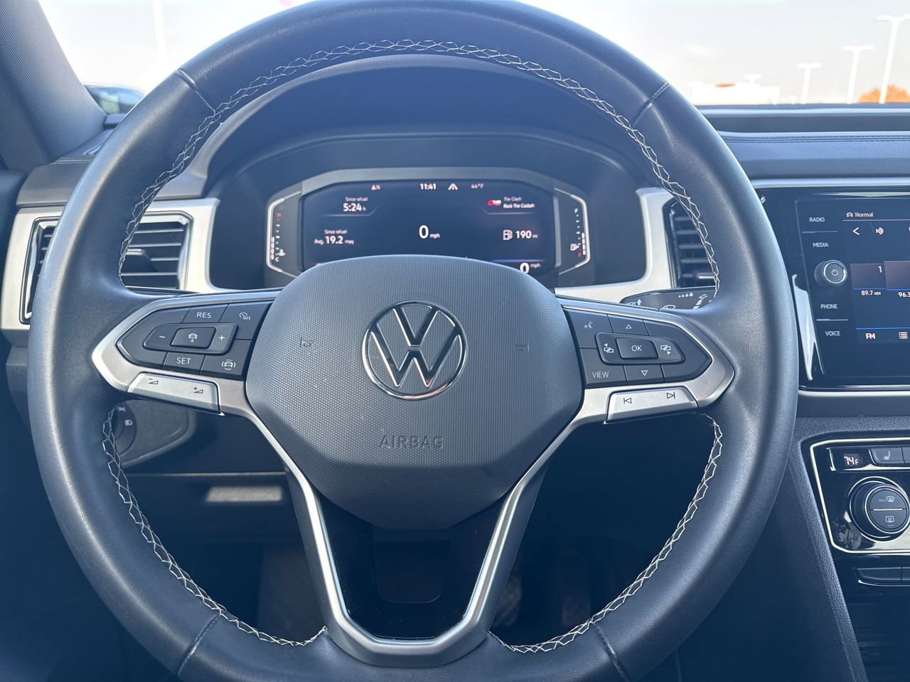 Used 2023 Volkswagen Atlas Cross Sport SE image 17