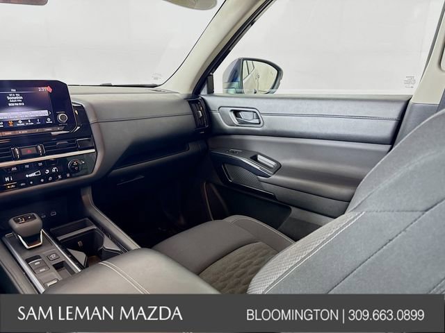 Used 2025 Nissan Pathfinder SV image 22