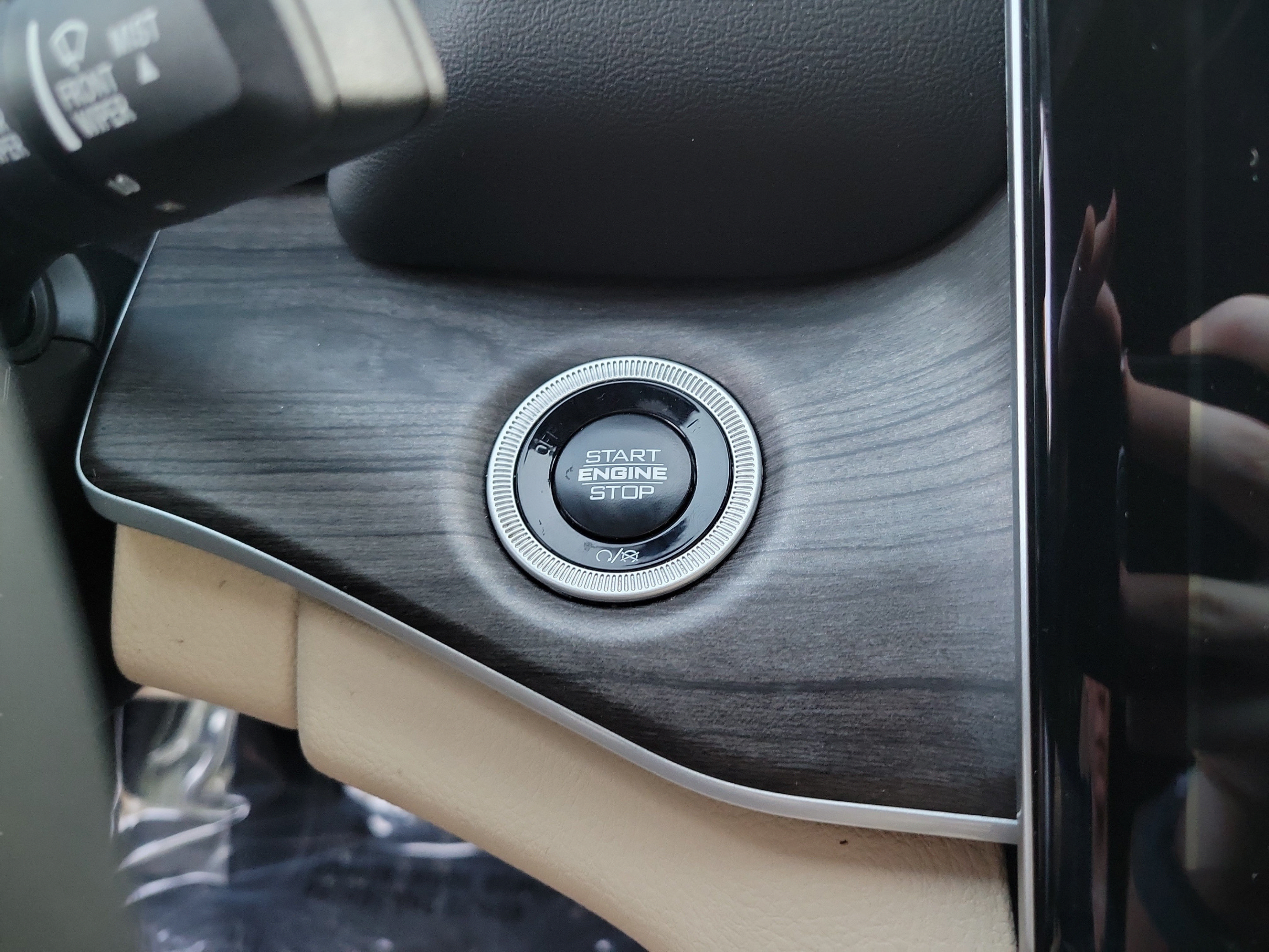 Certified 2025 Jeep Grand Cherokee L Limited w/ Black Appearance Package AWD/4WD image 21