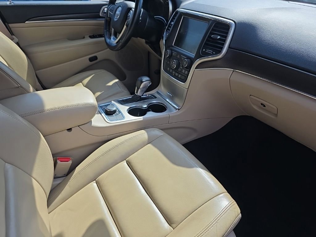 Used 2017 Jeep Grand Cherokee Limited image 15