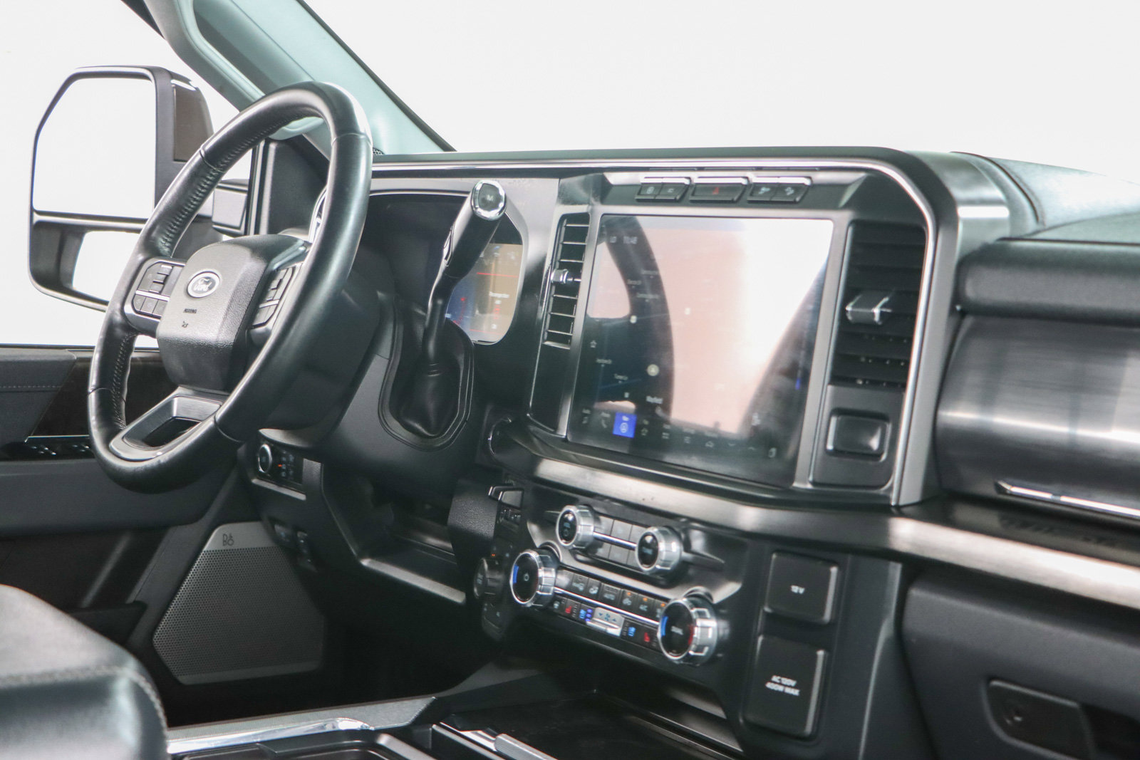 Used 2023 Ford F250 Lariat w/ Sport Appearance Package image 27