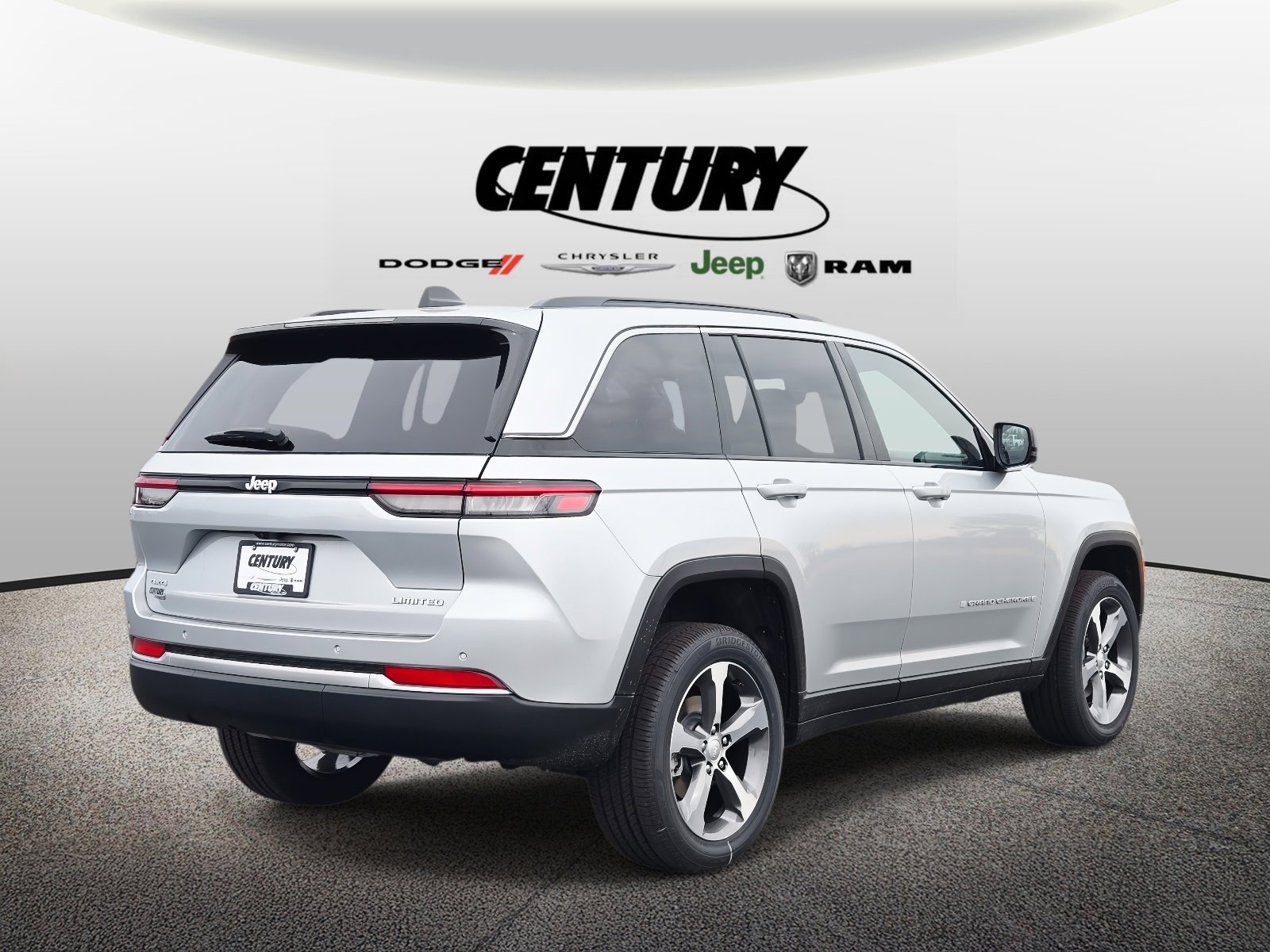 New 2026 Jeep Grand Cherokee Limited image 3