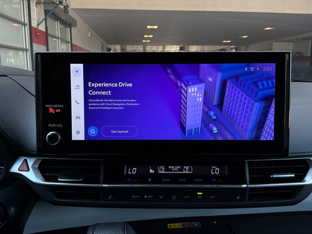 Used 2025 Toyota Sienna XLE FWD image 33