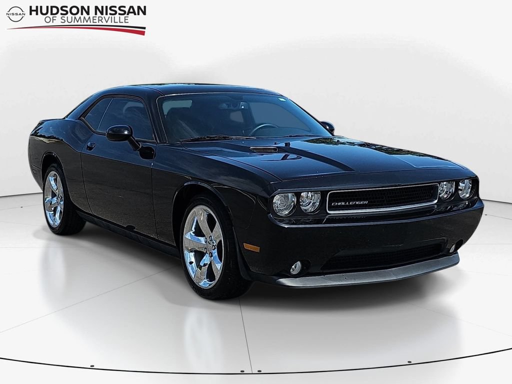 Used 2014 Dodge Challenger SXT Plus RWD image 1