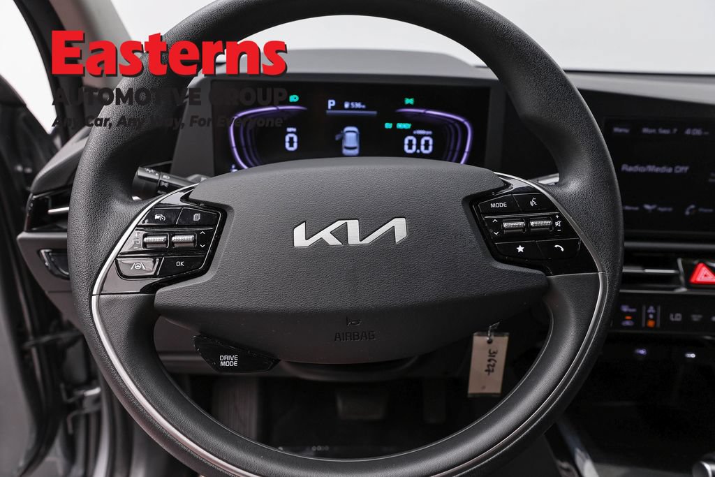 Used 2025 Kia Niro LX FWD image 10
