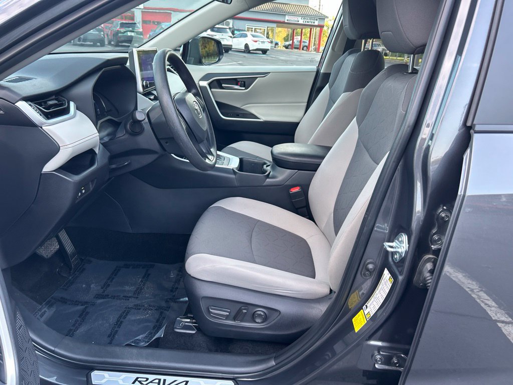 Certified 2025 Toyota RAV4 XLE AWD/4WD image 9