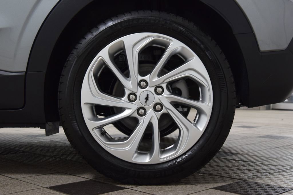 New 2027 Chevrolet Bolt LT FWD image 24